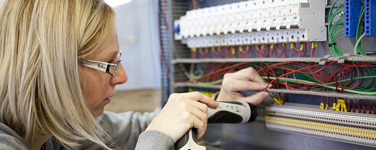 Tillverkning automatikskåp